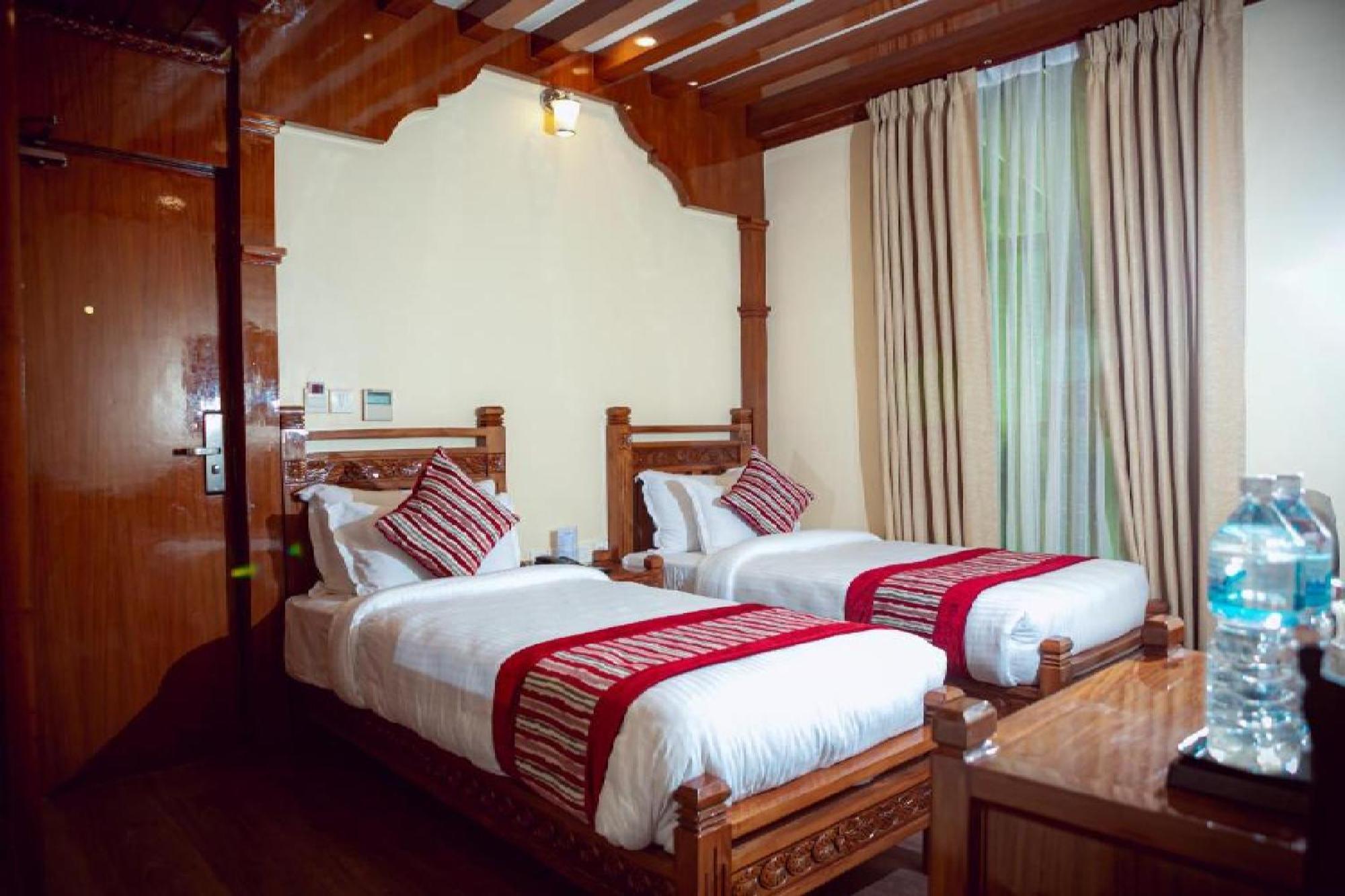 Surya Heritage Hotel Катманду Экстерьер фото