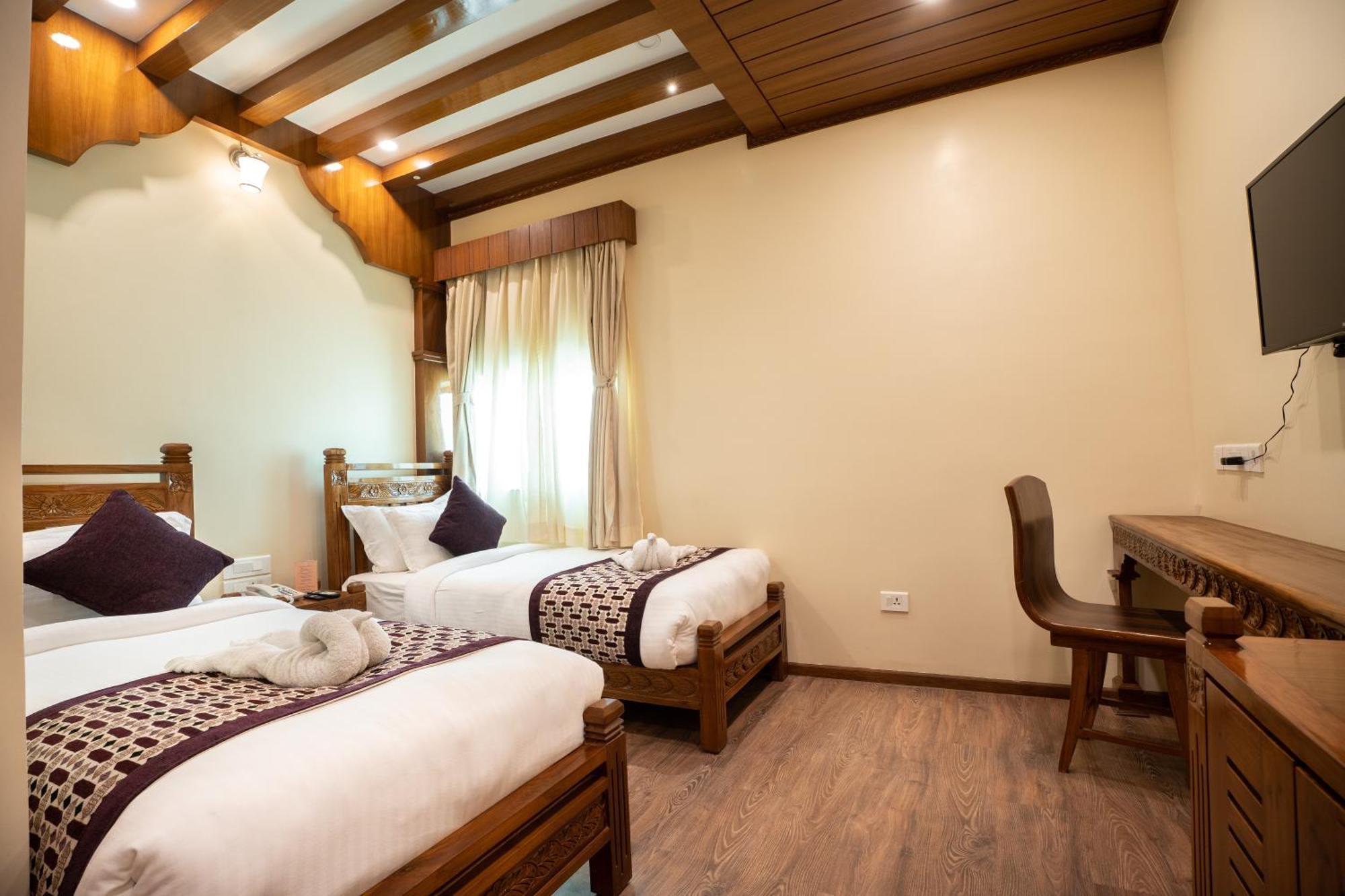 Surya Heritage Hotel Катманду Экстерьер фото