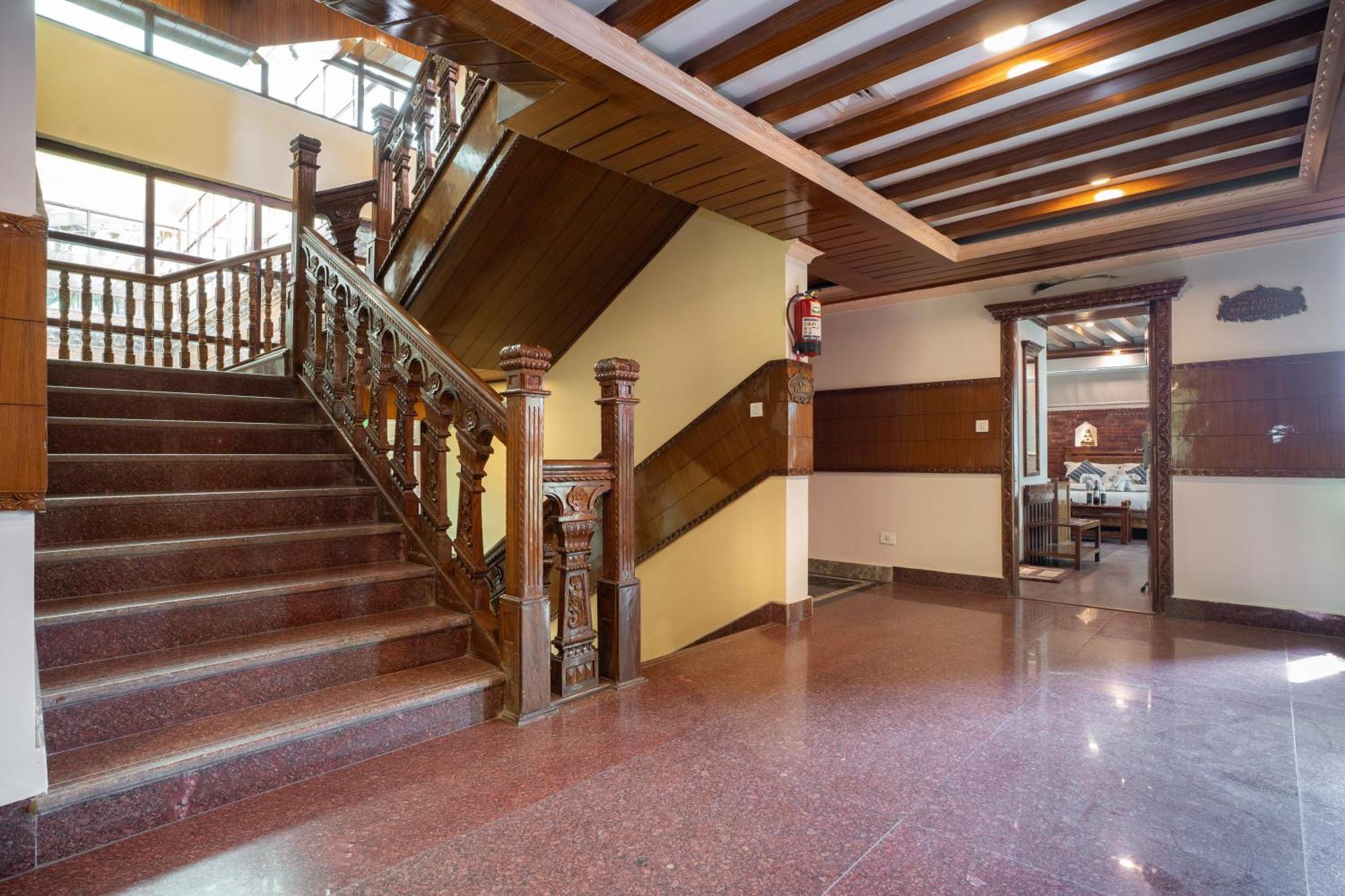 Surya Heritage Hotel Катманду Экстерьер фото