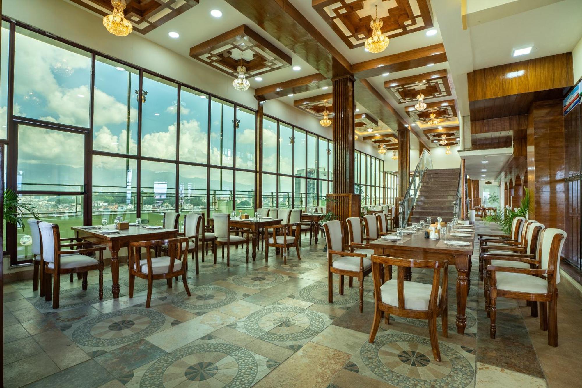Surya Heritage Hotel Катманду Экстерьер фото