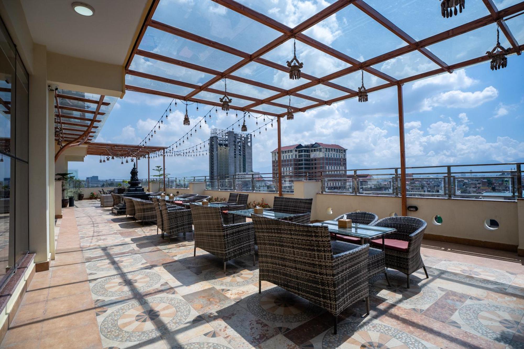 Surya Heritage Hotel Катманду Экстерьер фото