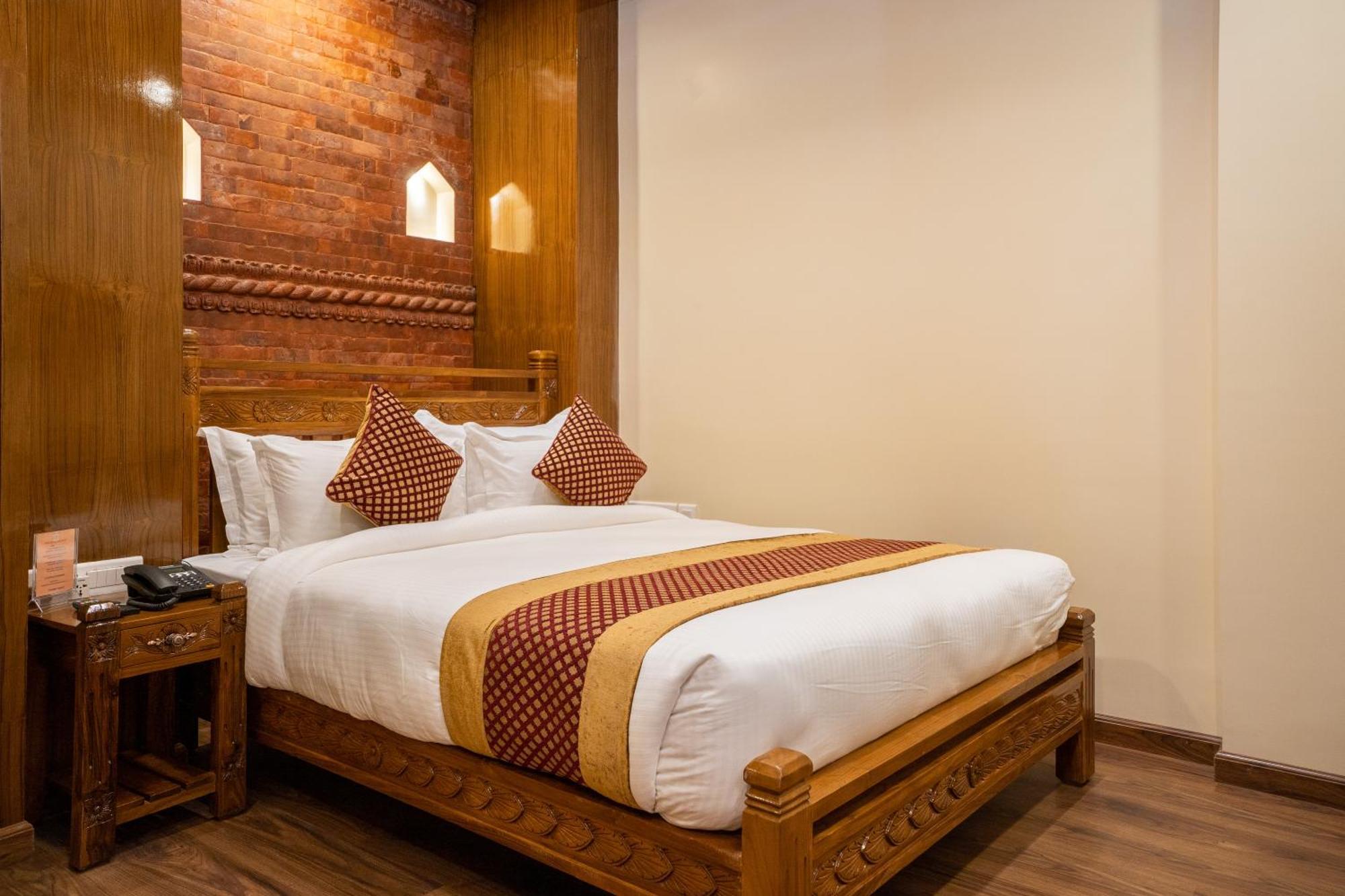 Surya Heritage Hotel Катманду Экстерьер фото