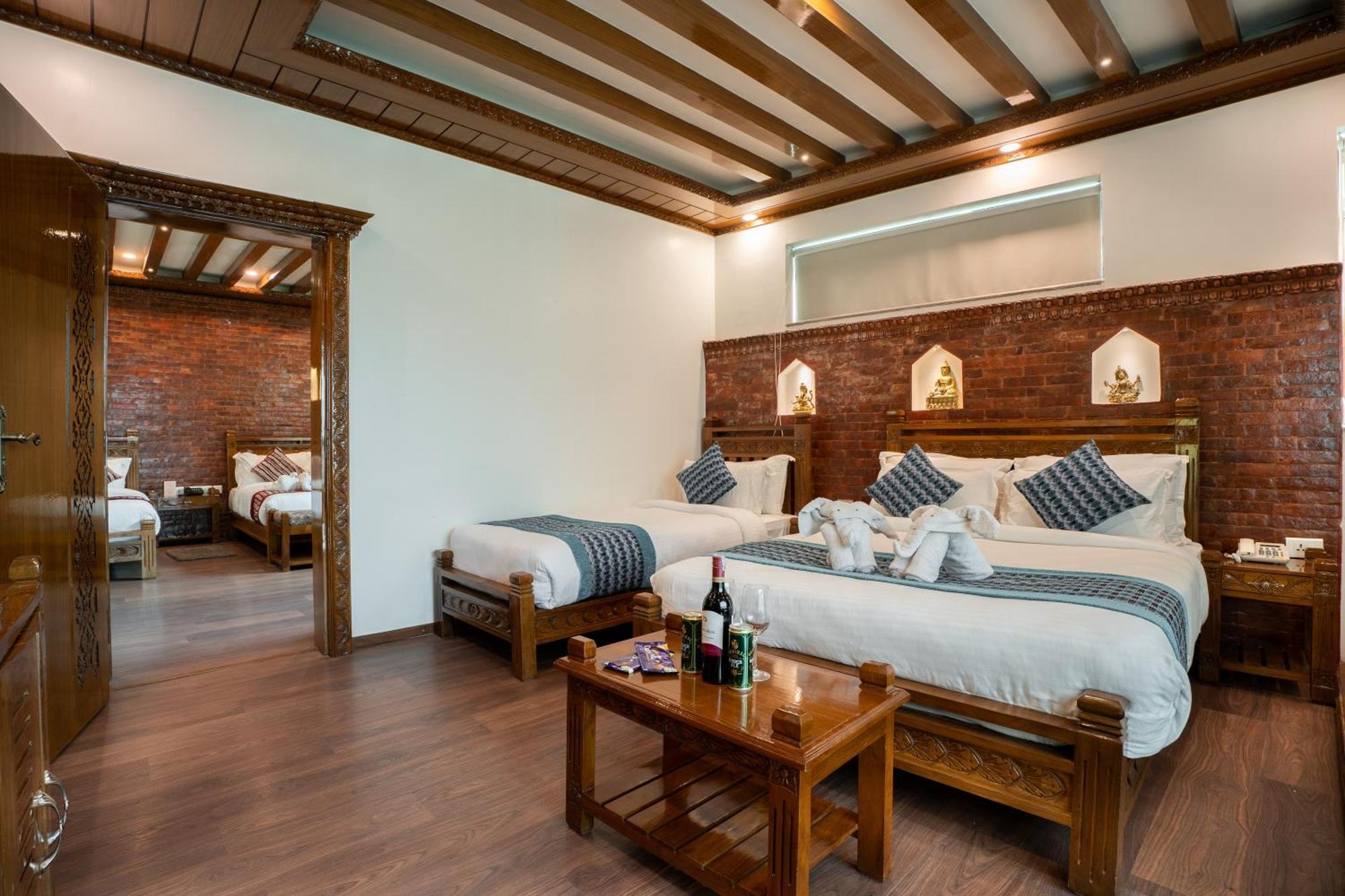 Surya Heritage Hotel Катманду Экстерьер фото