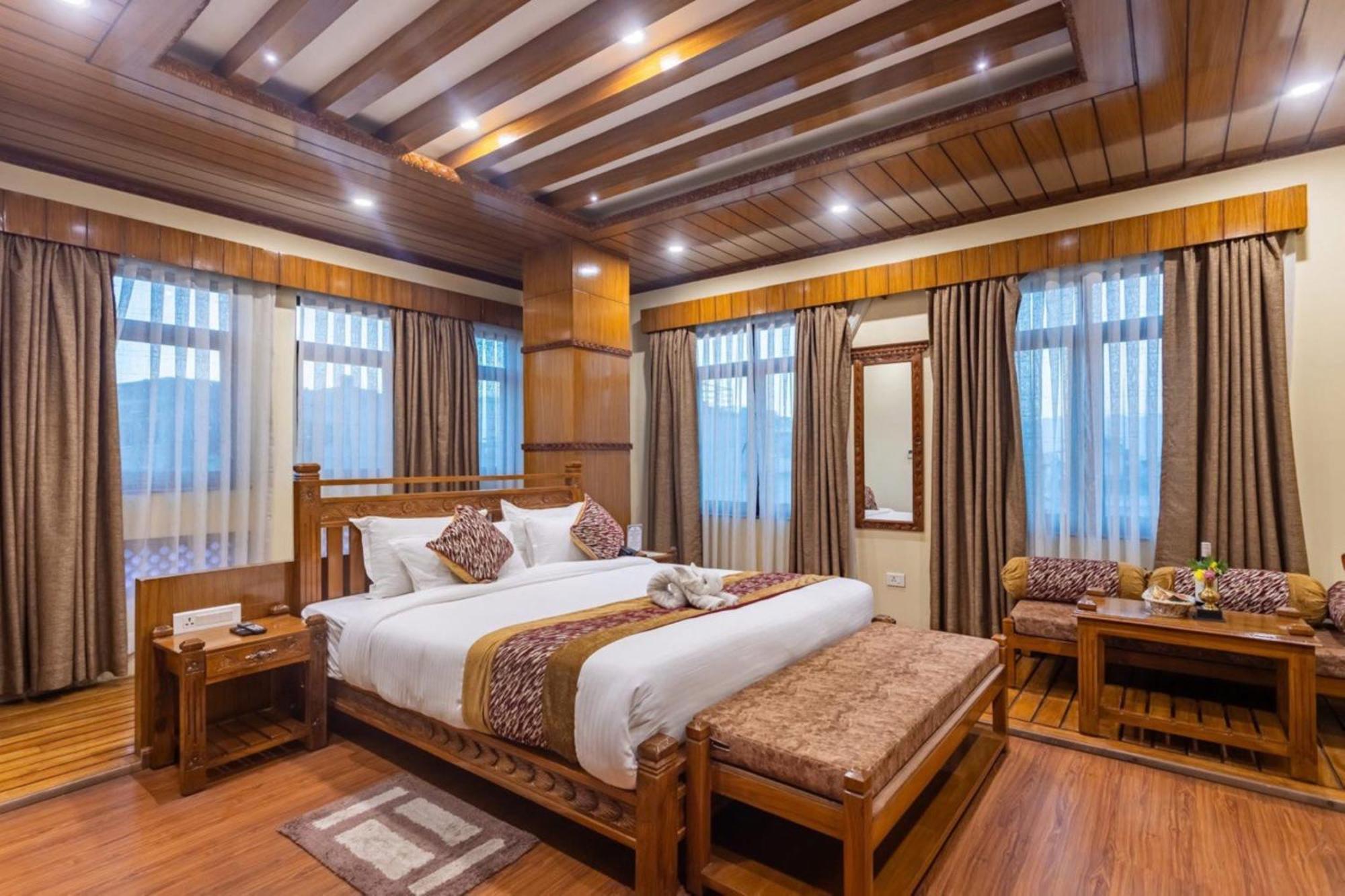 Surya Heritage Hotel Катманду Экстерьер фото